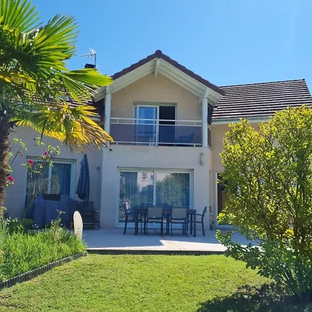 Maison Familiale Avec Piscine *