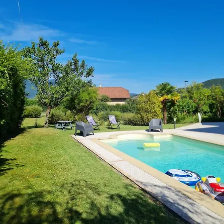 Hébergement de vacances Maison Familiale Avec Piscine