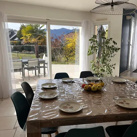 Hébergement de vacances Maison Familiale Avec Piscine Aix-les-Bains
